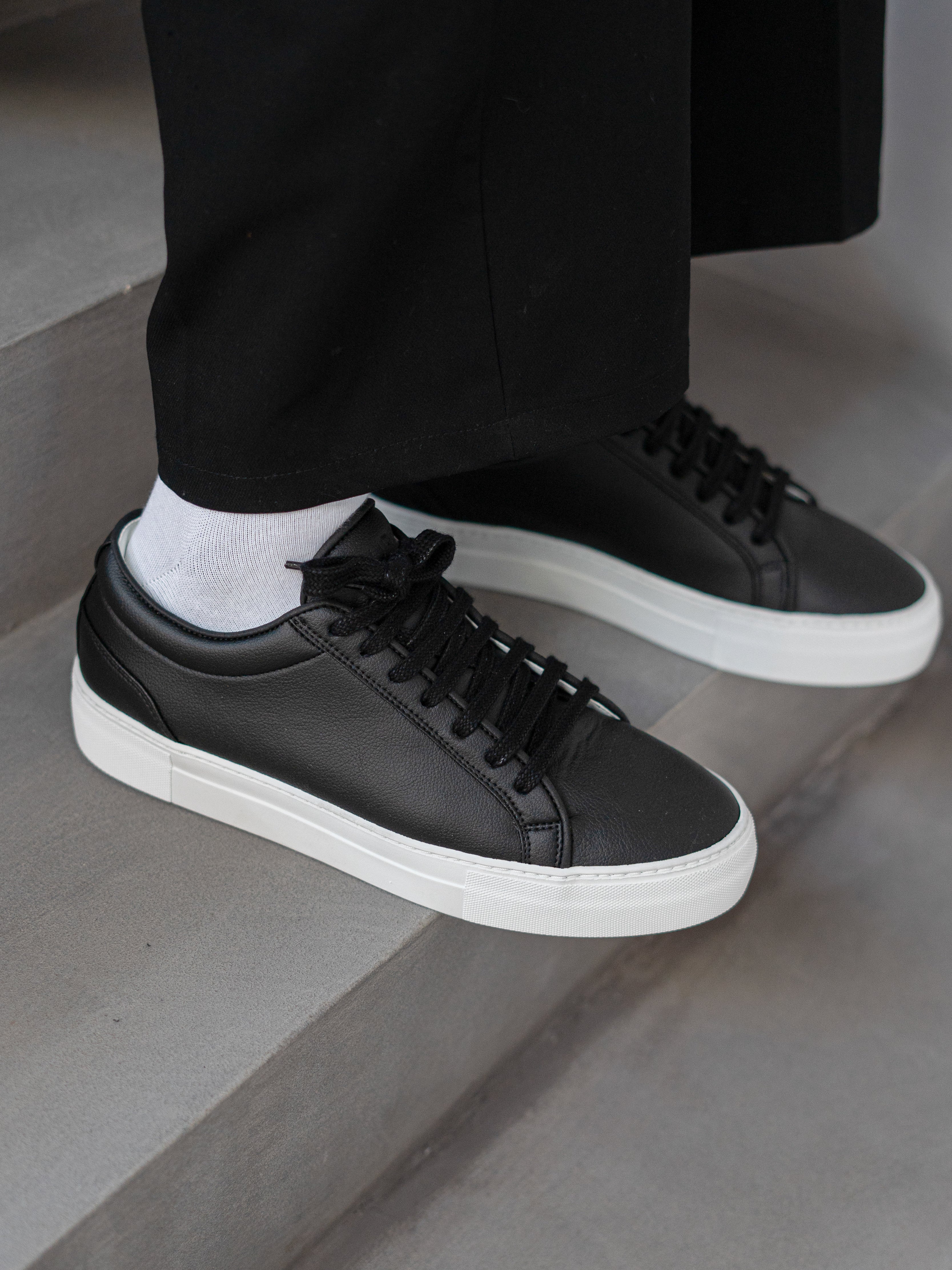 Grape Essential - Classic Black